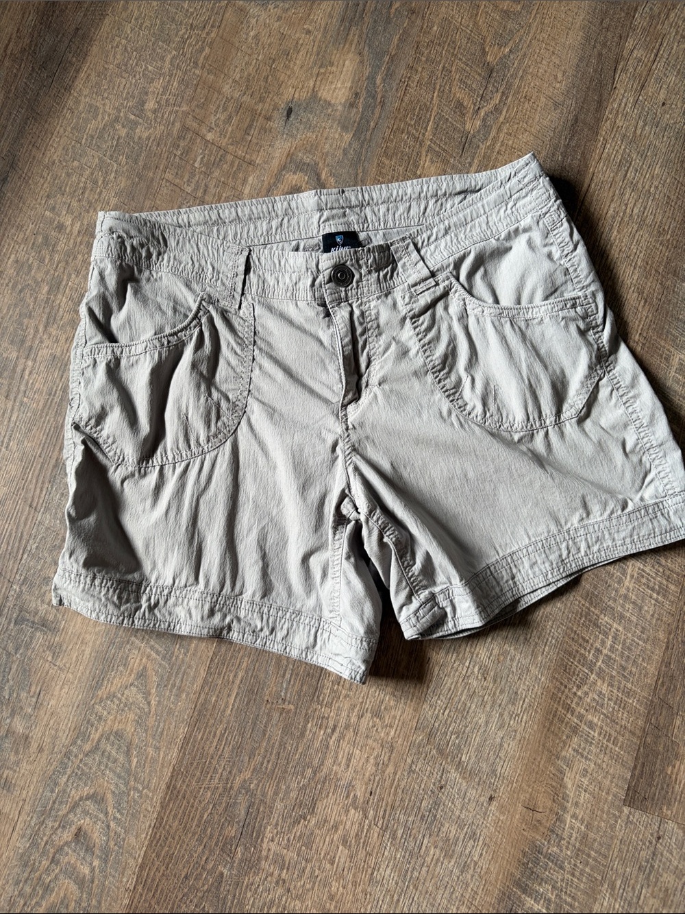 KÜHL Lightweight Women's Gray Bermuda Shorts with Front Pockets
